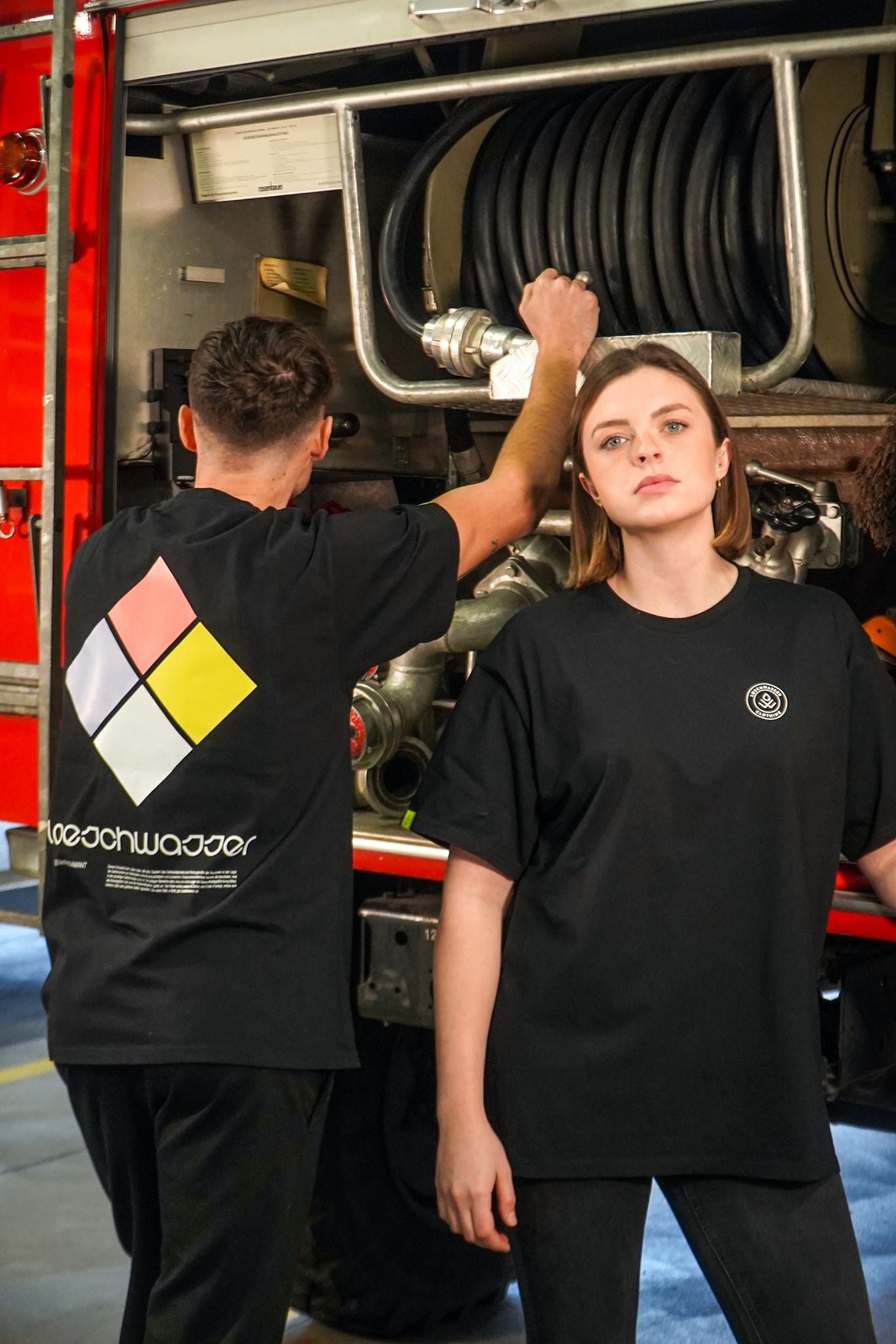 T-Shirt Gefahrendiamant - Unisex Schwarz